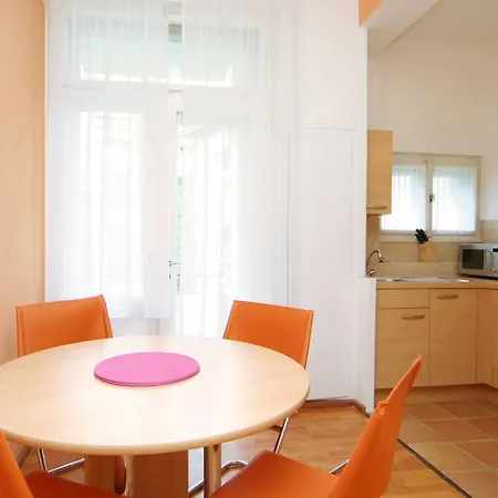 Apartament Janalex National Theatre