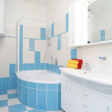 Apartament Janalex National Theatre *